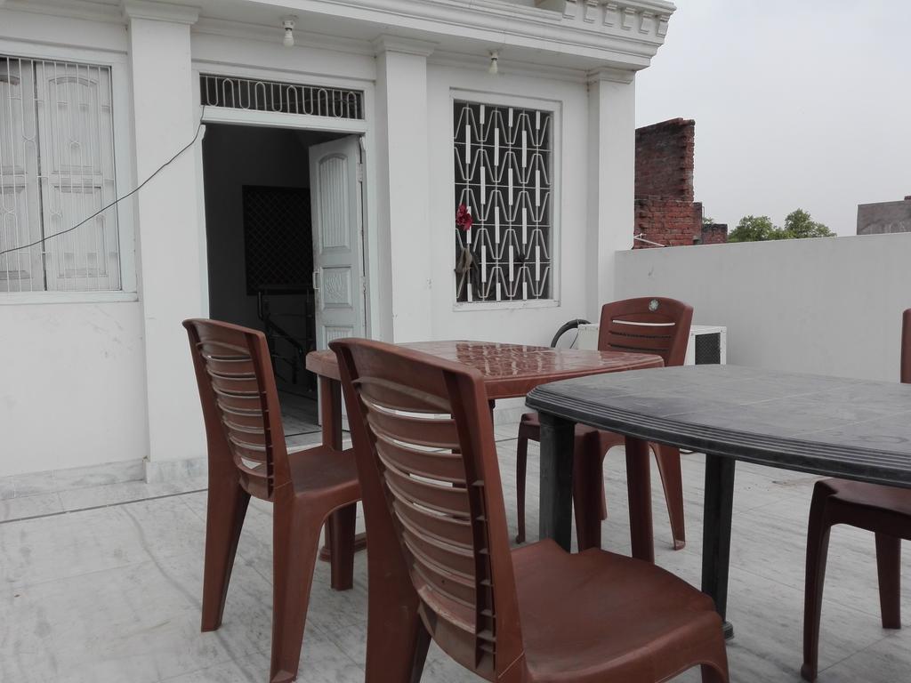 Dynasty Guest House Varanasi Eksteriør bilde